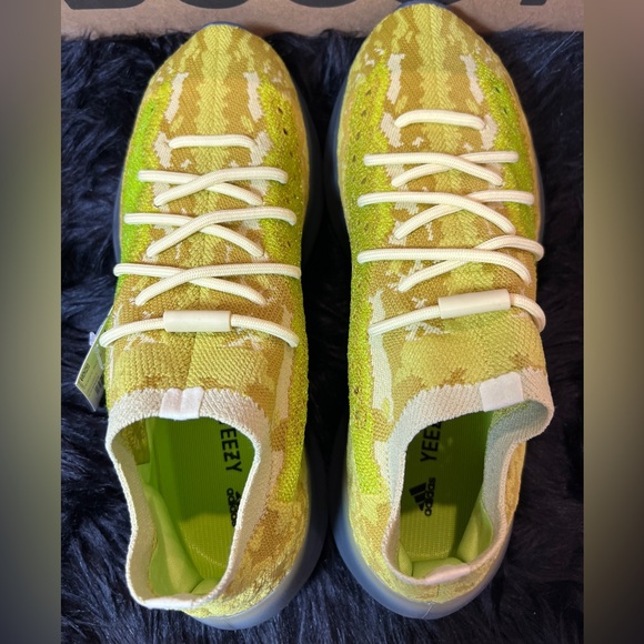 🔥 YEEZY 380 Hylite | NEW | Size 10.5M - Picture 2 of 7